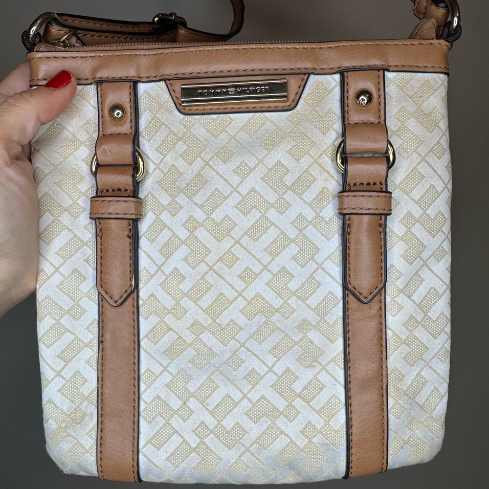 Tommy Hilfiger Cream & Brown Crossbody Bag with Logo Plaque